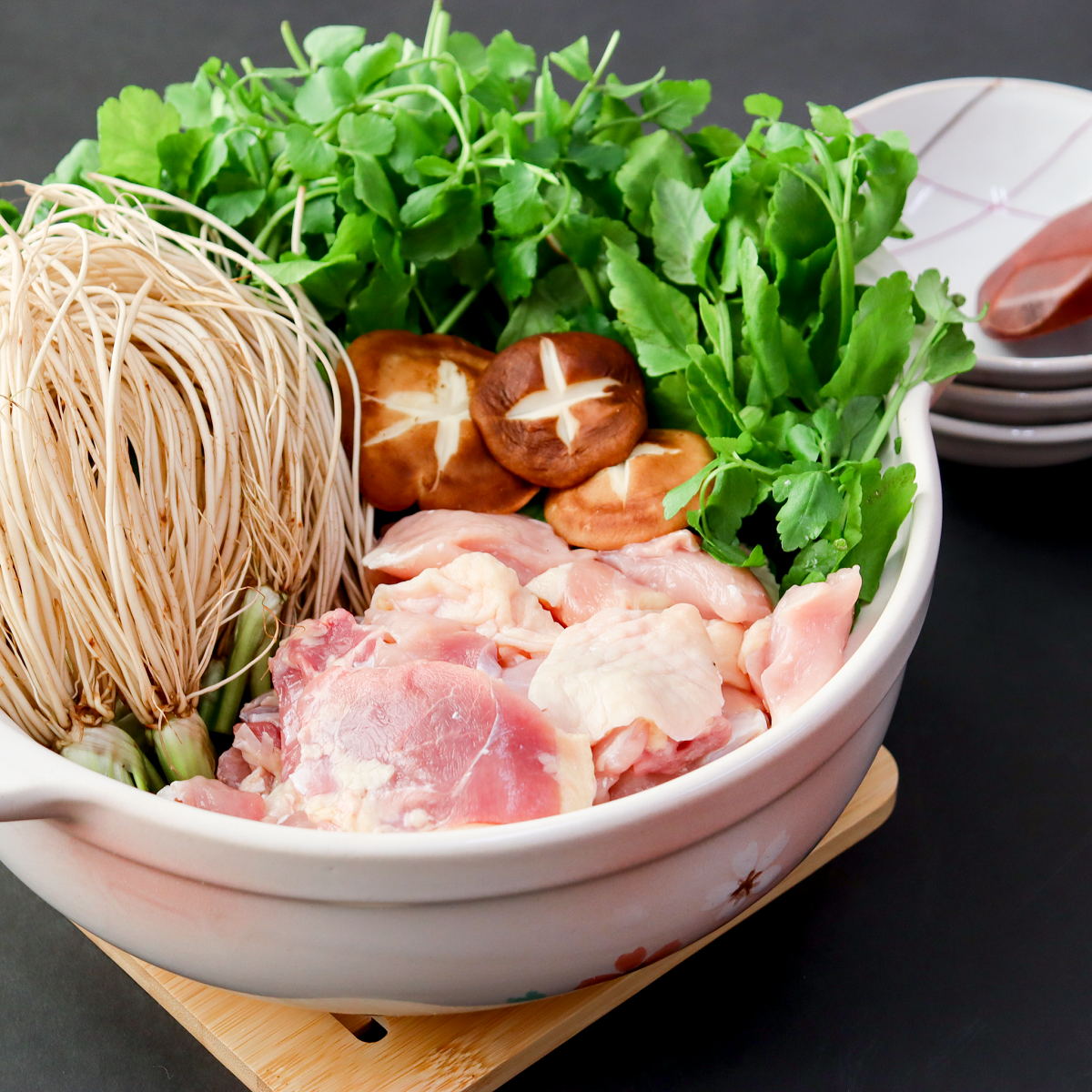 比内地鶏せり鍋